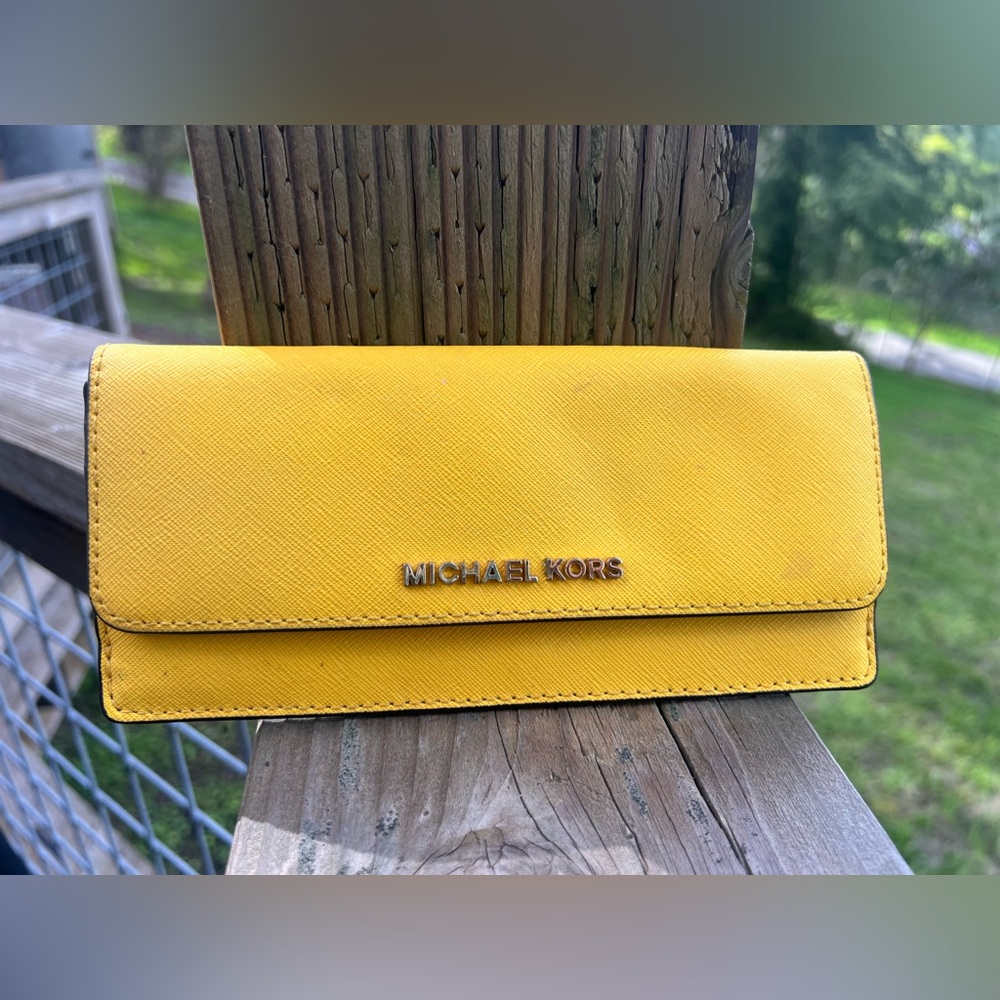 Michael Kors Yellow wallet